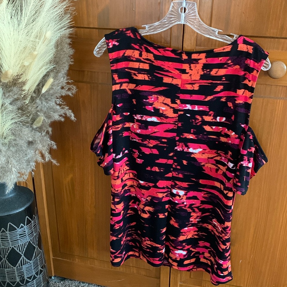 Cold Shoulder Top - Picture 2 of 9